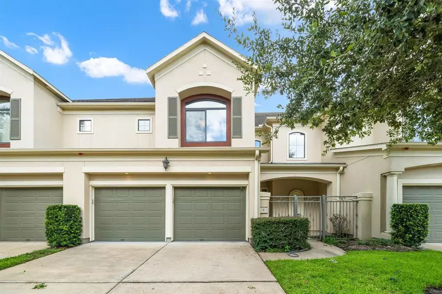 6 Sweetwater Court, Sugar Land, TX 77479