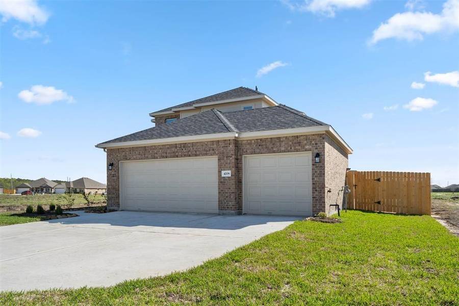 3303 Falling Brook DR, Baytown, TX 77521