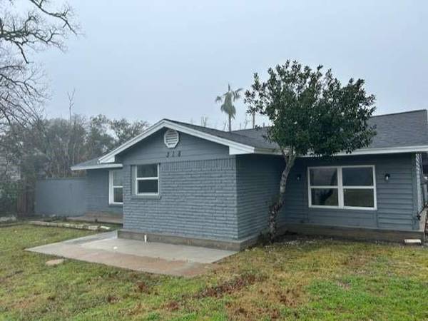 318 Tennyson ST, San Leon, TX 77539