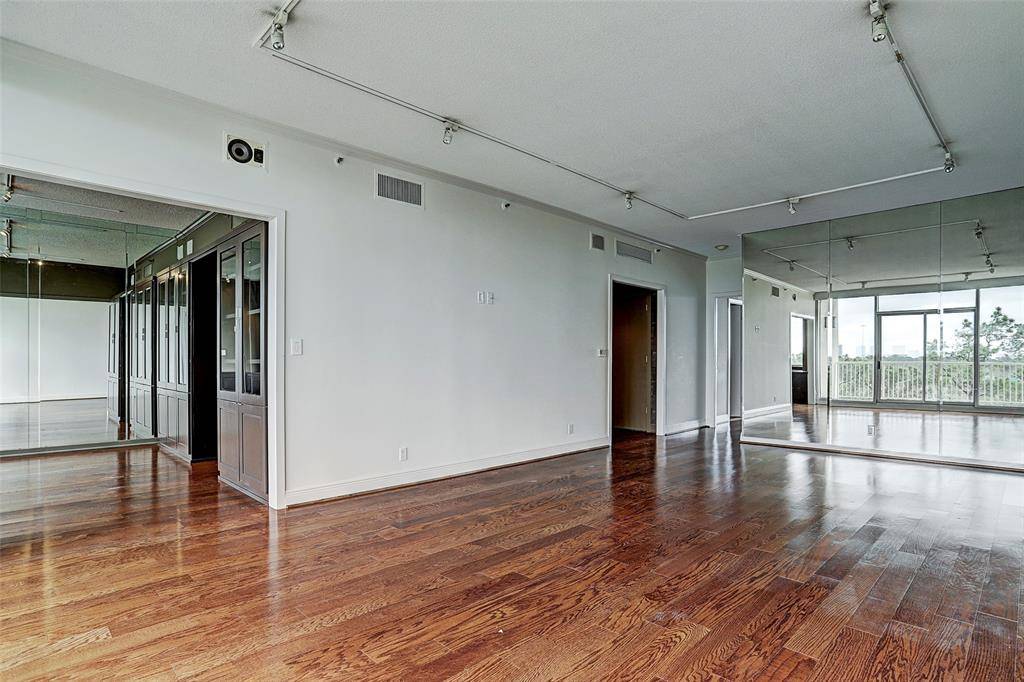 Houston, TX 77024,121 N Post Oak #803