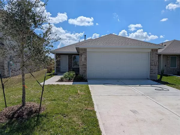 1503 Windrose BND, Angleton, TX 77515