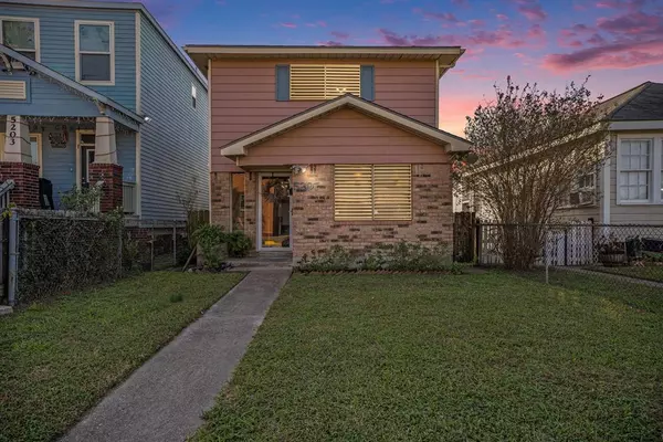 5207 Avenue K, Galveston, TX 77551