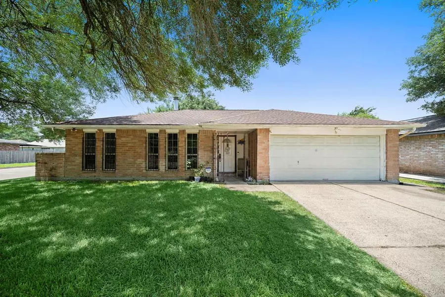 1323 Somercotes LN, Channelview, TX 77530