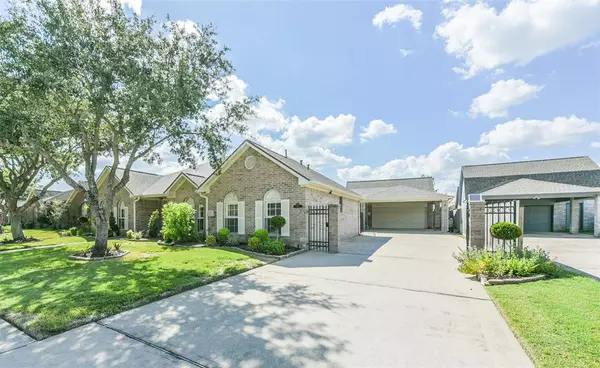 3415 Dry Creek DR, Pasadena, TX 77505