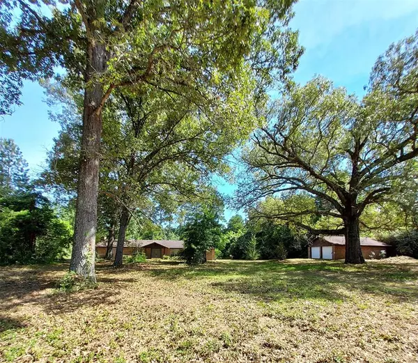 793 An County Road 107, Elkhart, TX 75839