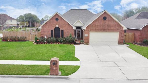 10850 Spruce DR N, La Porte, TX 77571