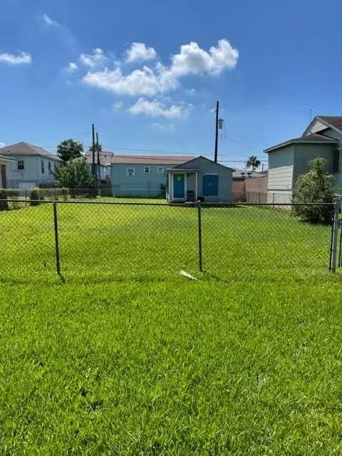 5619 Avenue Q 1/2, Galveston, TX 77551