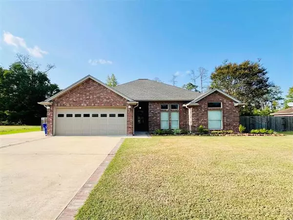 1070 Cedar RDG, Orange, TX 77632