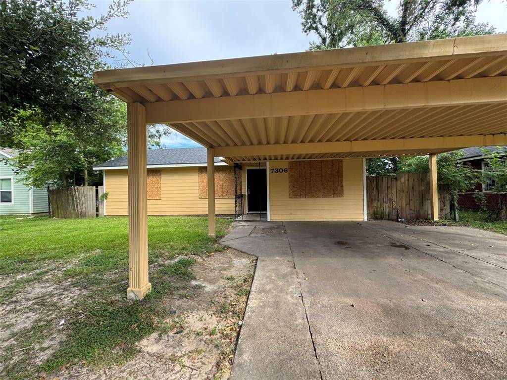 7306 Lakewood DR, Houston, TX 77016