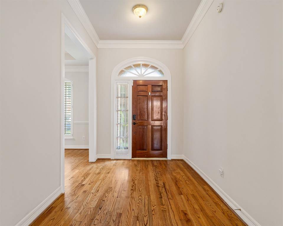 Houston, TX 77057,5838 Inwood Park CT