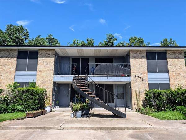 4027 Briarglen DR #4, Dickinson, TX 77539