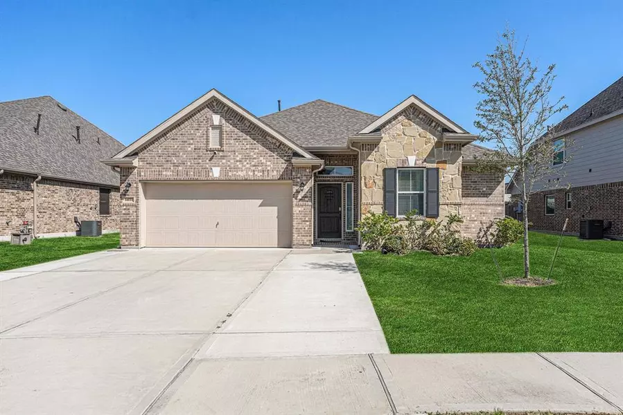 14111 Little River DR, Baytown, TX 77523