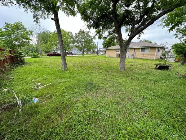 223 Brown DR, Pasadena, TX 77506