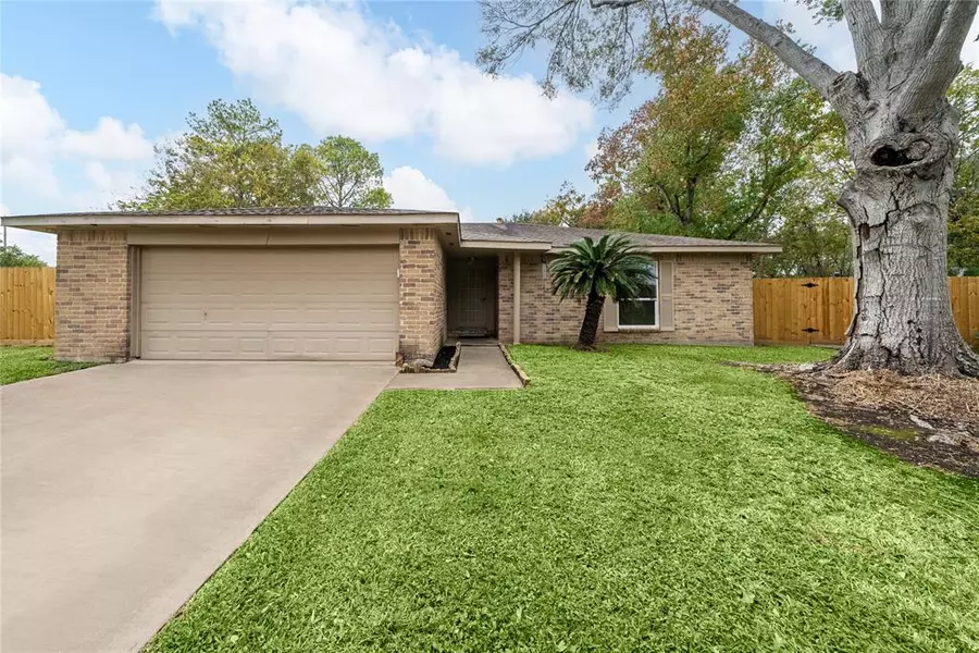 14330 Templar LN, Sugar Land, TX 77498