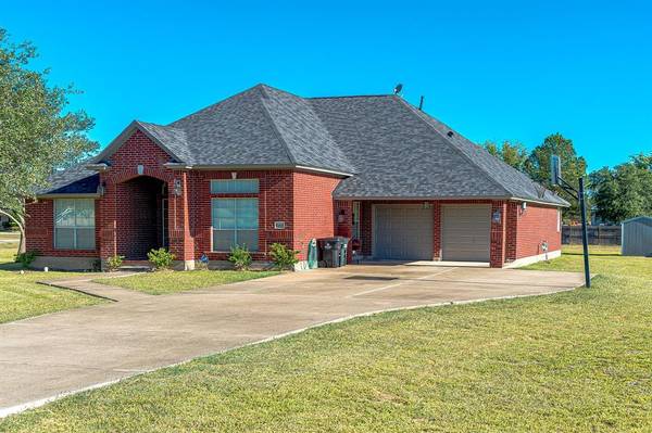 6908 Westgate ST, Wallis, TX 77485