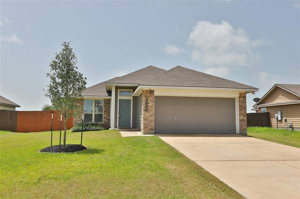 809 Mockingbird ST, Navasota, TX 77868