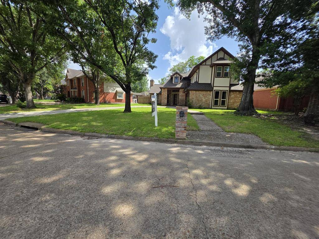 4219 Meadowchase LN, Houston, TX 77014