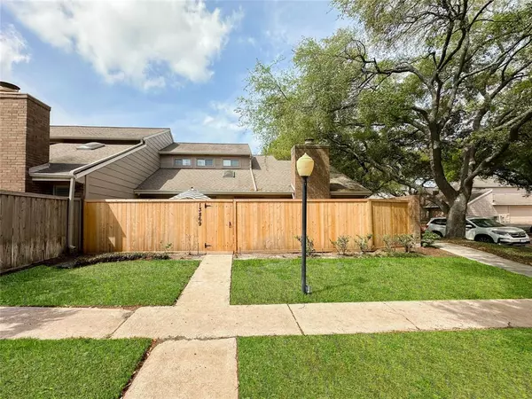 Houston, TX 77082,13869 Hollowgreen DR