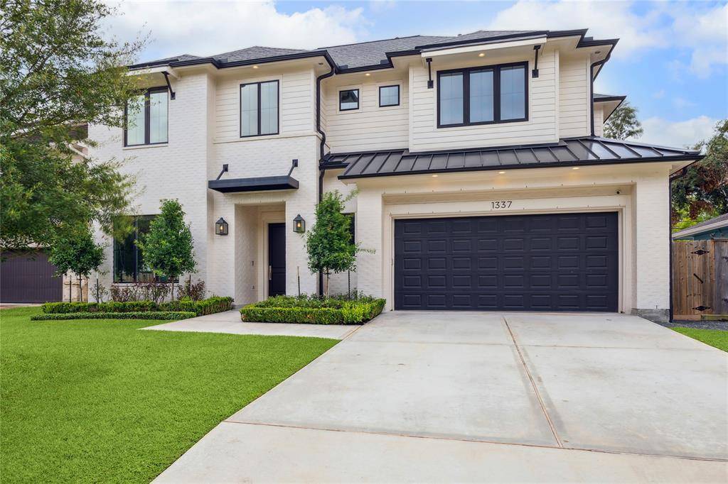 1337 Chantilly LN, Houston, TX 77018