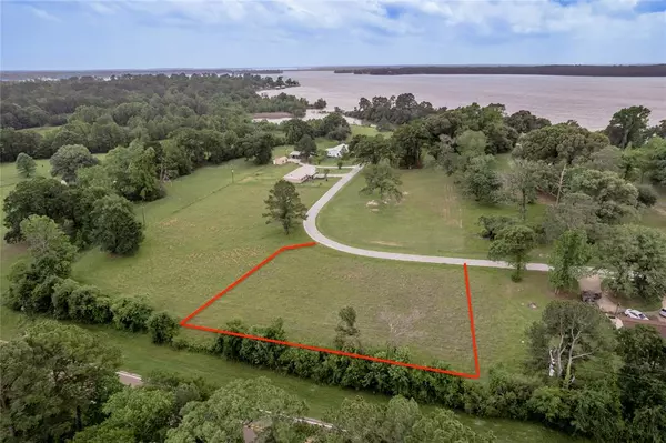 00 Peach Island RD, Trinity, TX 75862