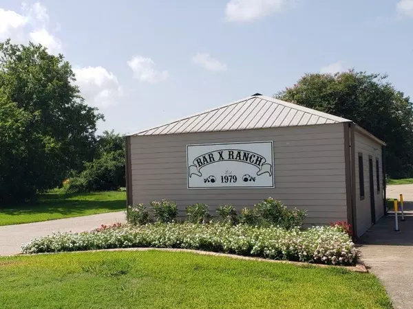 563 Quarter Horse TRL,  Angleton,  TX 77515