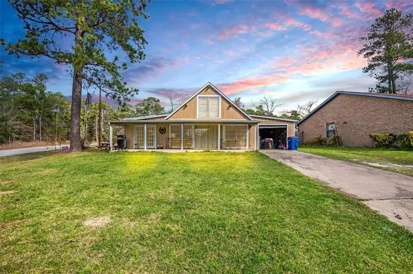 111 N Moonlight DR, Onalaska, TX 77360