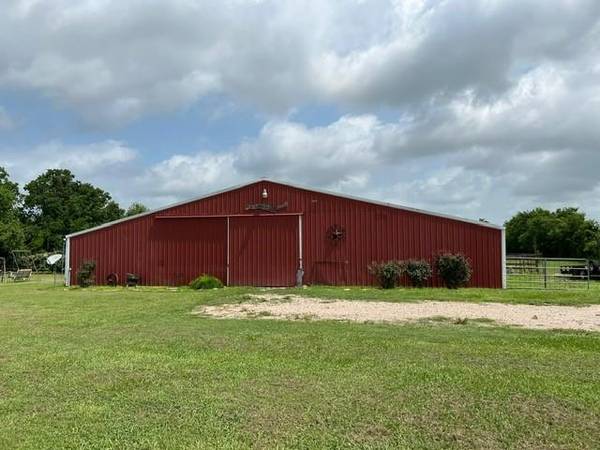 2045 County Road 220, Angleton, TX 77515