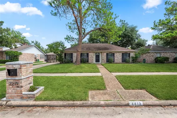 2219 Briarview DR,  Houston,  TX 77077