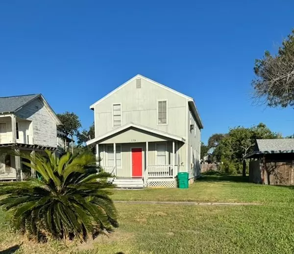 138 S Houston ST, Aransas Pass, TX 78336