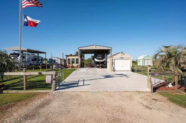 1117 N Monkhouse DR, Crystal Beach, TX 77650