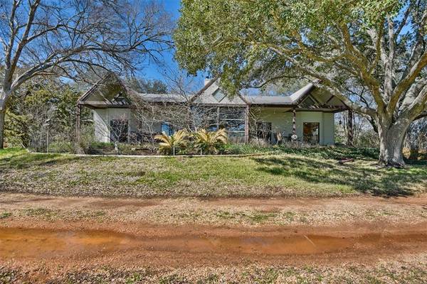 1116 Old Nelsonville RD, Bellville, TX 77418