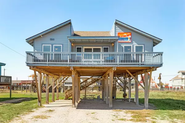 814 Beach DR, Surfside Beach, TX 77541