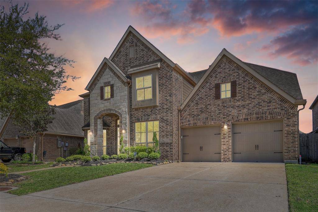 18 Riva Del Lago DR, Missouri City, TX 77459