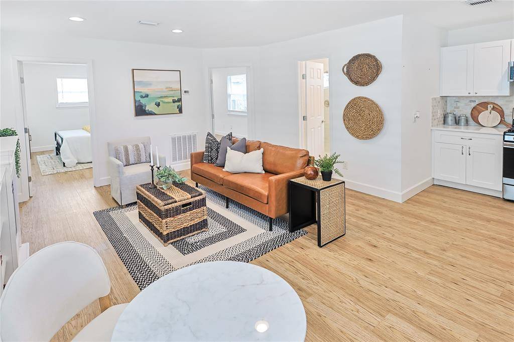 5121 Avenue Q, Galveston, TX 77551
