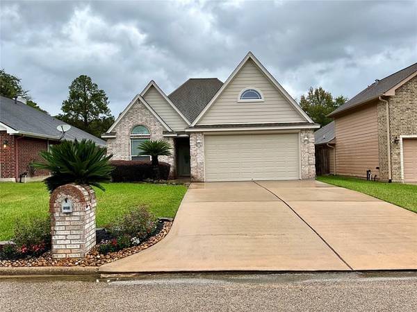 5094 Lakeshore Dr, Willis, TX 77318