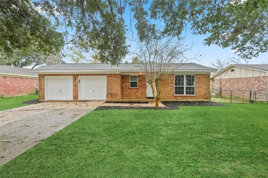 508 Linda LN, Alvin, TX 77511