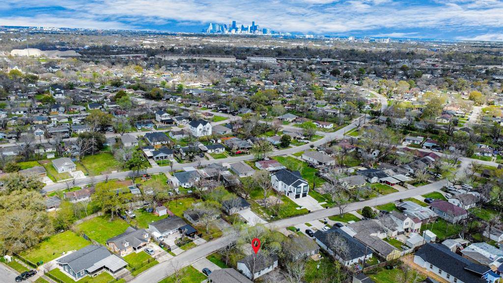 Houston, TX 77033,7347 Krueger RD