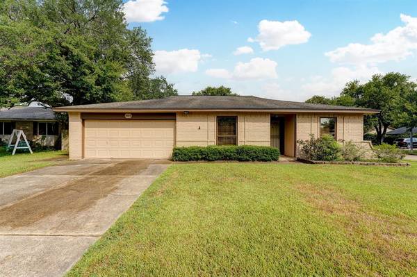 307 Woodvale DR, League City, TX 77573