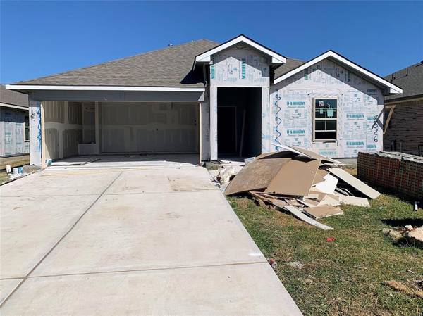 8026 Front Nine LN, Navasota, TX 77868