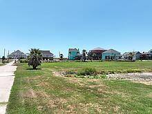 Crystal Beach, TX 77650,925 Surfside DR