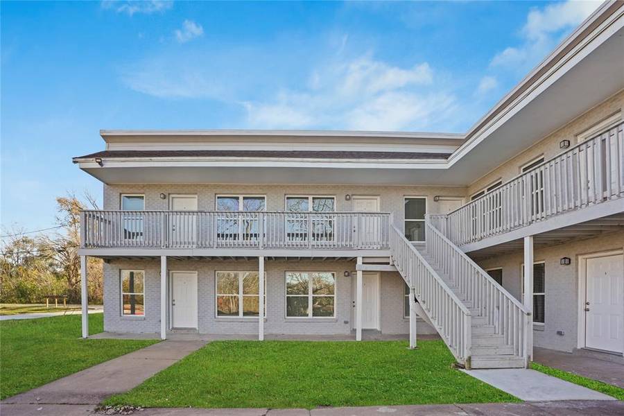 1803 Oak ST #5, La Marque, TX 77568