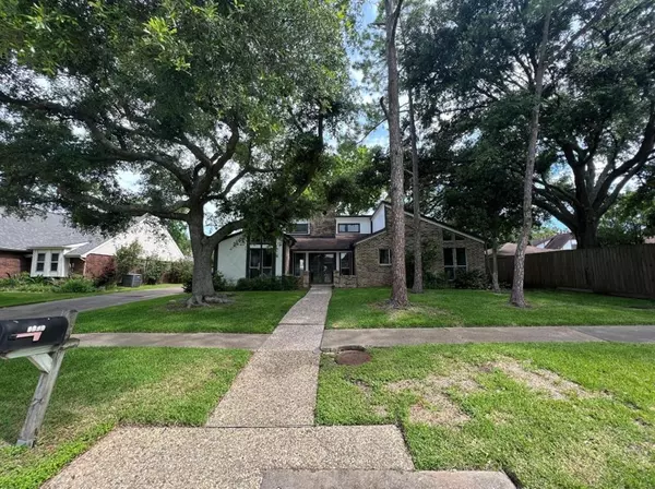 1131 Woohorn DR, Houston, TX 77062