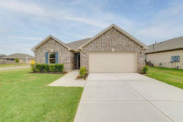 1001 Valley Crest LN, La Marque, TX 77568