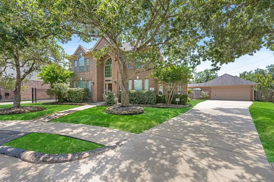 2707 Lansing CT, Pearland, TX 77584