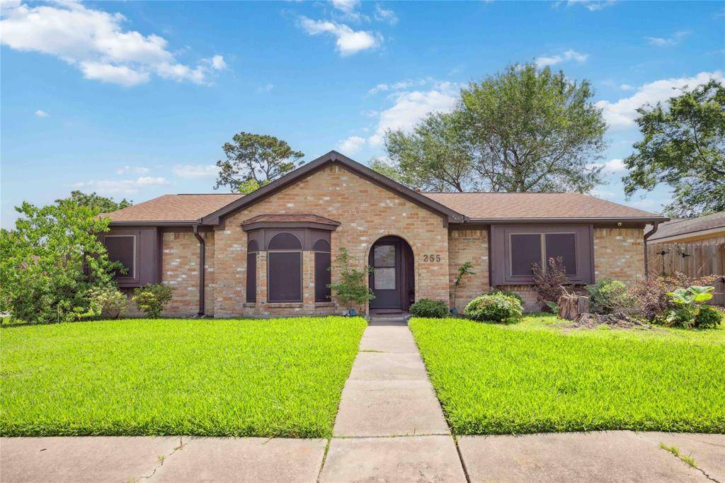 255 Shekel LN, Houston, TX 77015
