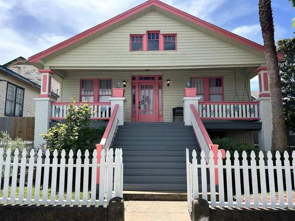 819 Broadway ST, Galveston, TX 77550