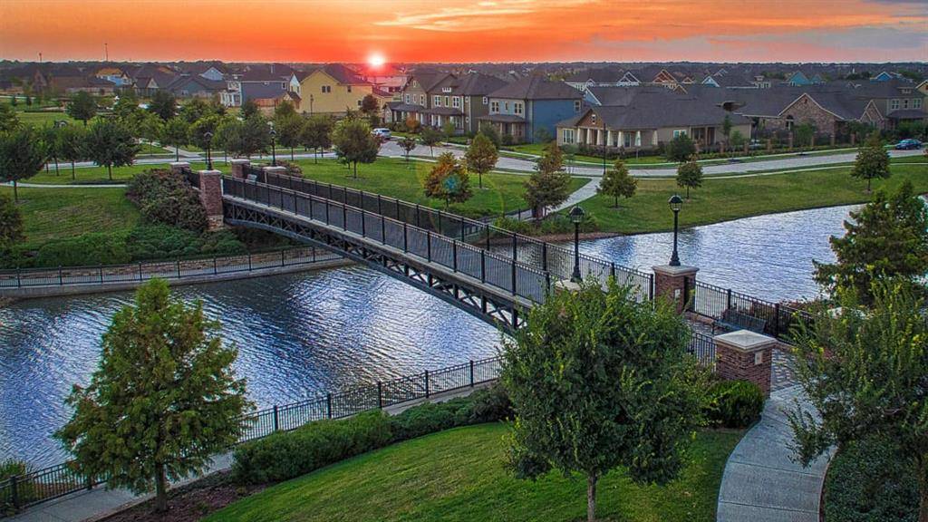 Cypress, TX 77433,22310 Camouflage CT