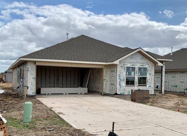 2409 Divot LN, Navasota, TX 77868