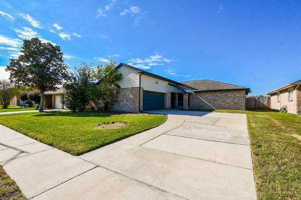 La Porte, TX 77571,3722 Maplewood DR