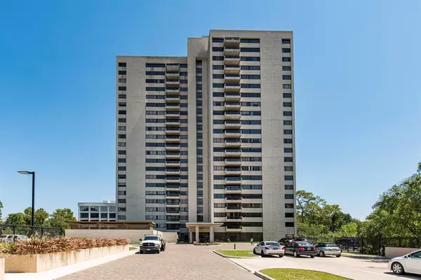 49 Briar Hollow LN #202, Houston, TX 77027